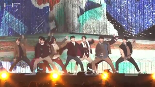 دبیو شوکیس "team&" با اجرای آهنگ "scent of you"