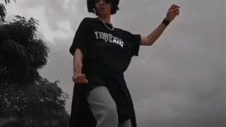 کلی حس خوب تقدیم تویی که داری این ویدئو رو میبینی...دوست دارم مواظب خودت باش چون فقط از تو توی دنیا یدونه وجود دارع^_^