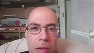 شما انسان باش، به دیگران چه کار داری؟