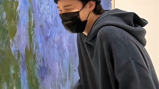 جیمین و هوبی با هم رفتن بیرون تا پاریس رو زیباتر کنن