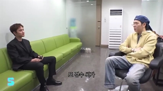 برنامه ی give me a moment زیکو با حضور کیونگسو(دادستان بد )+ زیرنویس فارسی