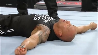 حمله دشیلد به The Rock در Raw, Jan. 21, 2013