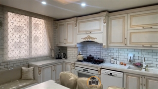 پروژه کابینت آشپزخانه کلاسیک روکش چوب واقع در سعادت آباد