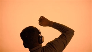 فرزند ایران | نقاشی شنی پرتره‌ به مناسبت سالروز شهادت مغز متفکر دفاع مقدس، شهید حسن باقری