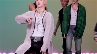 ریلی دنس "sugar rush ride" از "TXT"