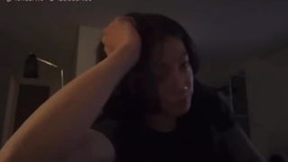 لایو جئون کوک که آهنگ دو دو بلک پینک رو میخونه^_^