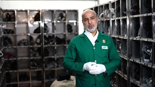 خدمت رسانی خـادمان امـام رئـوف به معتکفین حرم مطهر رضوی