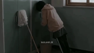 تو جعبه مقوایی خوابیدم:)