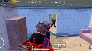 کسی گیم بازی می کنند اگر بازی می کنند تو بگه