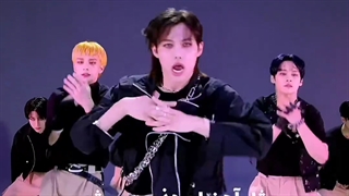 موزیک ودیو استری کیدز زیرنویس فارسی