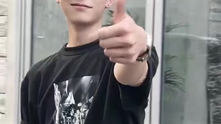 همون پسر کراشه...ಥ⌣ಥ