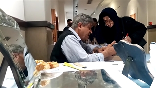 گفتگوی تصویری با استاد امیر عبدی هنرمند پیشکسوت آینه کاری سنتی در نمایشگاه هفتمین جشنواره بین‌المللی صنایع ‌دستی و هنرهای سنتی