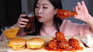 더블치즈버거 매운양념치킨 먹방/DOUBLE CHEESEBURGER & SPICY FRIED CHICKEN MUKBANG Burger Keju Ayam Goreng バーガー チキン