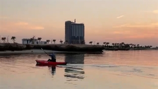 ویدئویی زیبا از پدل برد بادی و کایاک پویانیز