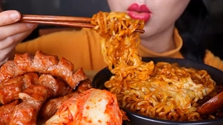 ASMR NUCLEAR FIRE NOODLES CHEESY SPICY + SPICY HOT DOG + KIMCHI + SPRITE | 火鸡面 咀嚼音 | 먹방