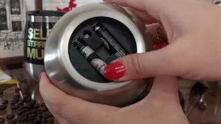 ماگ همزن دارself stirring mug