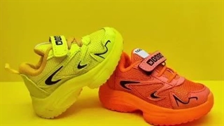 کفش اسپرت بچه گانه