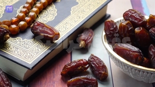 ویدیو فوتیج تسبیح و خرما و نمادهای قرآنی ماه مبارک رمضان