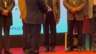 تصاویری دیگر از حضور دکتر علی منافی در کنگـــره پستان و بادی کانتورینگ