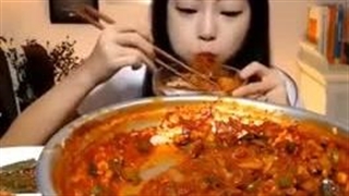 اسمرفود/کوتاه/خوردن نودل شیشه ای تند