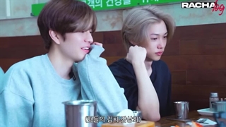 جوری که به مکنشون خیره شدن