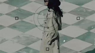 دختری با مانتو شلوار در موزیک ویدیو بم بم عضو گاتسون sure & sweet