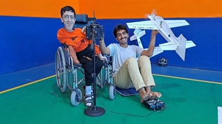 Ali Asgari Lemjiri is trying to introduce "Para Aeromodelling" sport