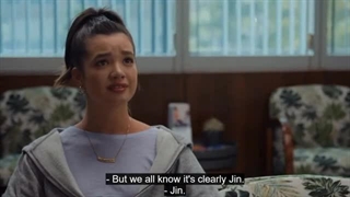 توی سریال جدید دیزنی :دکتر دوگی یه قسمت بحث سر این میوفته که تو بی‌تی‌اس کی لباش از همه خوشگلتره و کاراکترا رو جین تاکید دارن