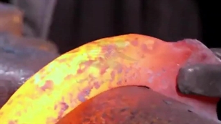 ساخت وسایل تزئینی با ورق آهنی و آهن آلات با هنر آهنگری با آنی حامی Ani Hami