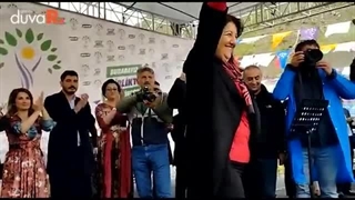 Pervin Buldan ve Başak Demirtaş Hakkari'de böyle karşılandı