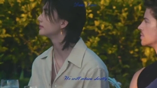 ویدئو منتشر شده از هیونجین (استری کیدز) در فشن شو برند ورساچه ♡♡ در این فشن شو فقط 60 نفر دعوت بودن که هیونجین یکی از اونا بوده