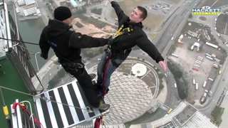 پرش از بلند ترین بانجی جامپینگ در جهان