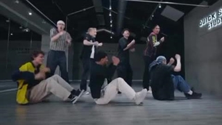 رقص با اهنگ آفتاب لب بومه