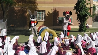 اجرای جشن مدارس توسط گروه موسیقی و هنری آوین ۰۹۱۹۹۳۲۲۹۹۷