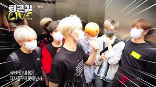 رقص در راه برگشت از خونه Oneus با اهنگ To be or not to be ☆