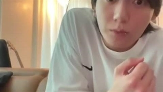 لایو جونگ کوک در ویورس با عنوان "...Heh" با زیرنویس فارسی