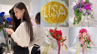 پریتا عضو بیبی مانستر به کنسرت بلک پینک در انکور، تایلند رفته بود و برای هرکدومشون چهارتا گل مختلف برده بود:)