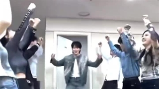 جیمین خودشم همراهی کرد