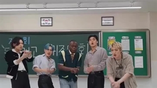 ایتیز با Jonathan مجری برنامه kstar next door 3 با چالش دنس آهنگ Bouncy