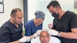 تجربه یک روز همراه با تیم آموزش کاشت مو فولیمو