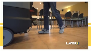 با زمین شوی صنعتیDYNAMIC فضاهای پرتردد را به سادگی نظافت کنید