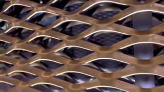 جهت چشمه های استرچ متال رو به پایین