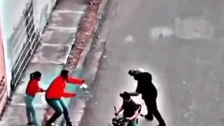 همدردی اقا دزده