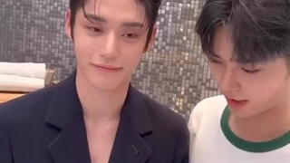 ⋆ آپدیت استوری اینستاگرام wkorea_man با سونگ هانبین و کیم جی وونگ اعضای گروه زیروبیس‌وان " ZeroBaseOne " در ایونت برند گوچی