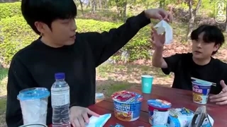 Asmr/mukbang/موکبانگ