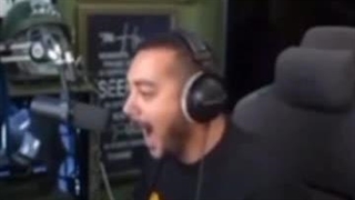 منو میبینی ب من میگن سیا بخت ب من نخندین ادمای خوشبخت:/