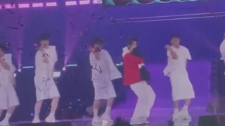 اجرای سولوی سونگمین ( STRAY KIDS)  در روز اول تور کنسرت 5Star Dome در ژاپن♡♡ ( آهنگ منتشر نشده)