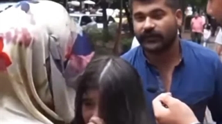 دختره مادرش رو از دست داده و حالا