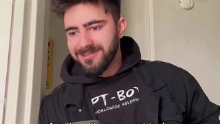 میکی کلافه}  لایک و  فالو فراموش نشه کیوتم